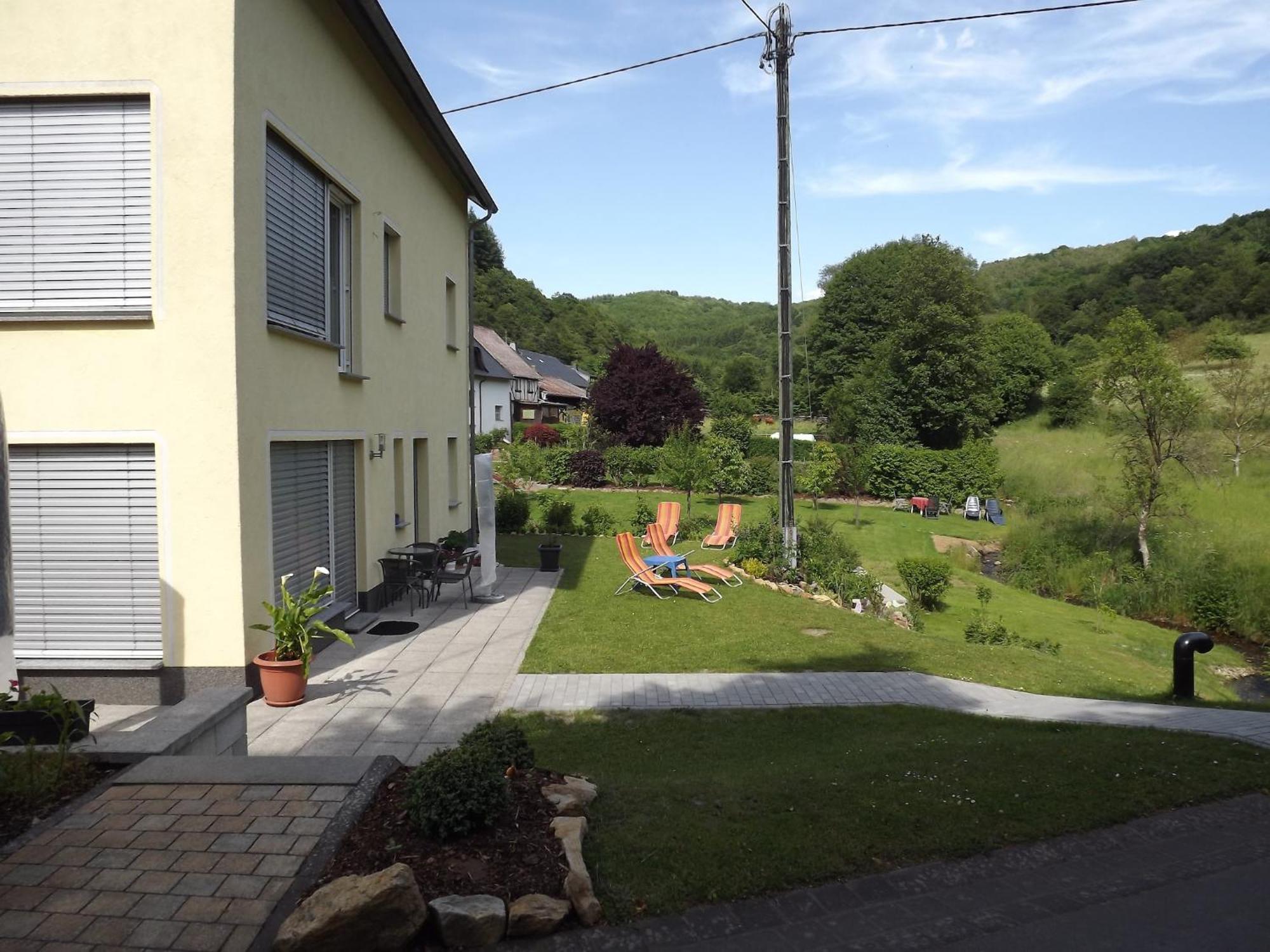 Apartment With Terrace And View Merschbach Экстерьер фото